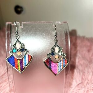 - Unique statement  earrings! NWOT (R57)